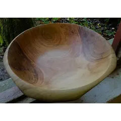 zdjela od orahovine, ručno tokarena i rezbarena