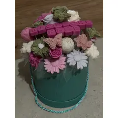 Mirisni aranžman od sojinog voska - za sve prigode - u kartonskoj posudi L (17x17cm)