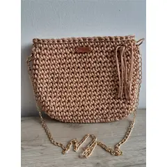 Torba Bronza, Boja: zlatna sa zlatnim lancem