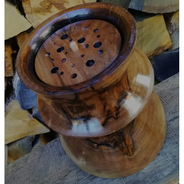 orahova vaza za ikebanu