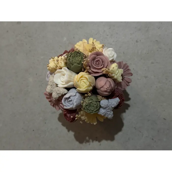 Mirisni aranžman od sojinog voska - za sve prigode - u kartonskoj posudi S (11x12cm), 13 image