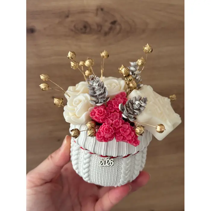 Mini mirisni božićni buketić u ručno izrađenoj posudi