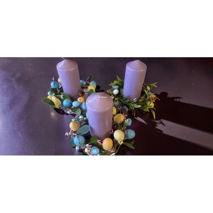 Uskrsni vijenac sa svijećom za stol